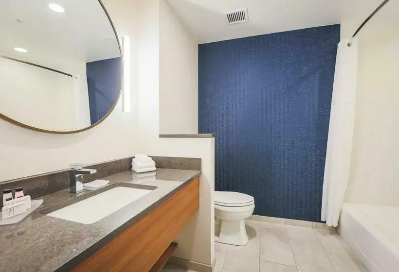 Suite Queen Bed, Fairfield Inn & Suites Marquette