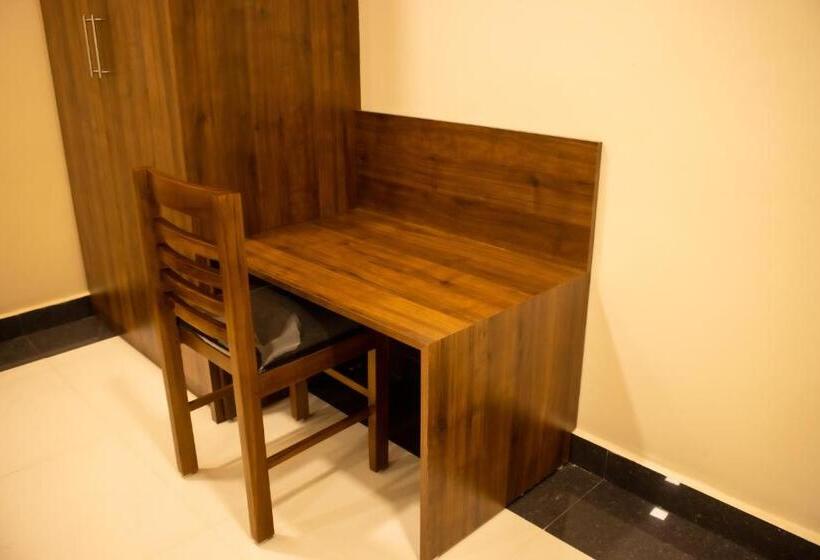 디럭스 룸, Faiz Residency