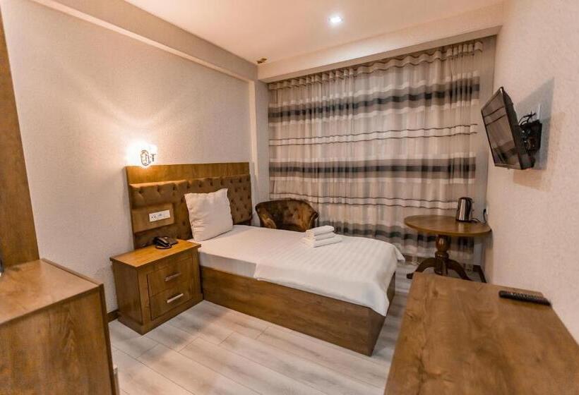 اتاق استاندارد یک نفره, Oydinplaza