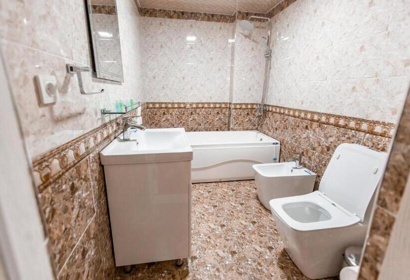 اتاق لوکس, Oydinplaza