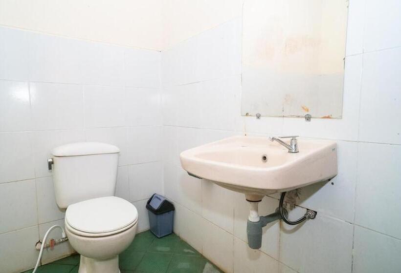 Номер Стандарт Трехместный, Reddoorz Near Kampus 3 Uty Yogyakarta