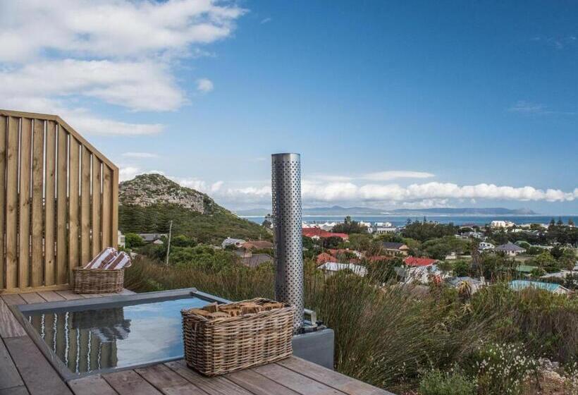 اتاق استاندارد, Ridge House