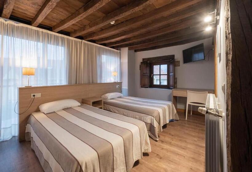 اتاق استاندارد سه نفره, Posada La Robla