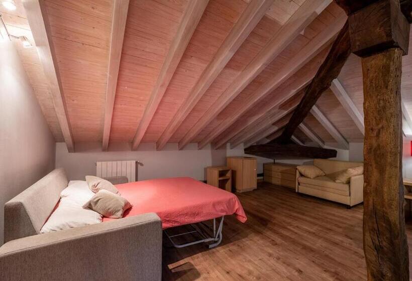 اتاق سوپریور سه تخته, Posada La Robla