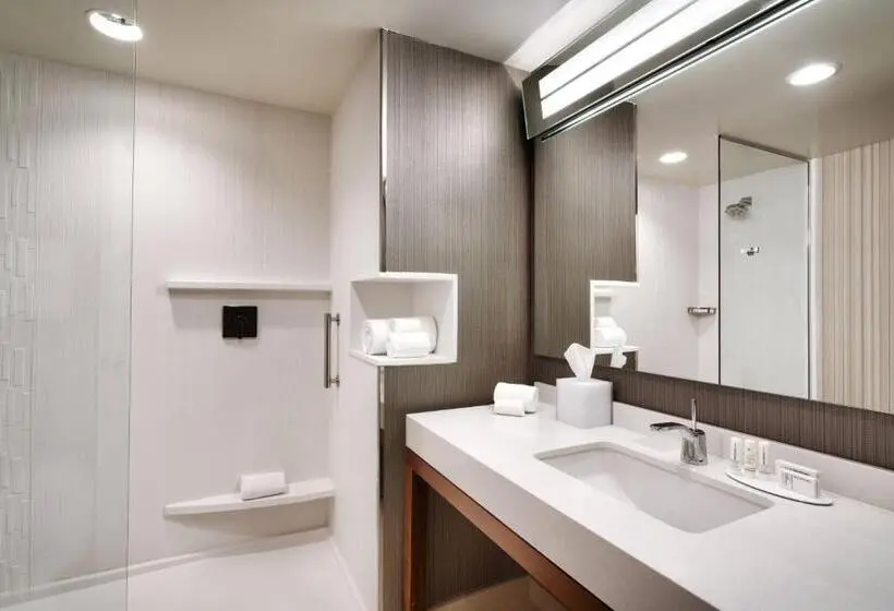 Standard-invahuone King-vuode, Courtyard By Marriott Atlanta Duluth Downtown