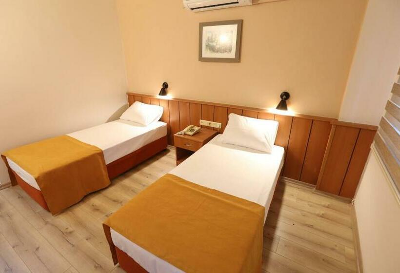 标准间, Luna Piena