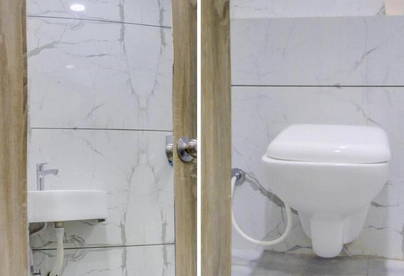 اتاق استاندارد, Oyo 79075 Safal Rooms