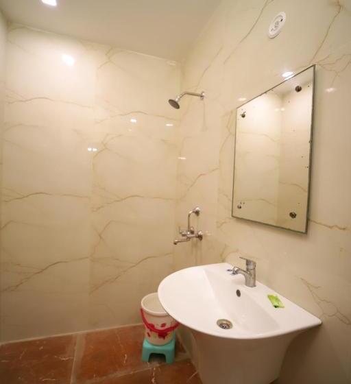 اتاق لوکس, Royal Phoenix