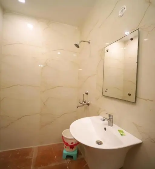 اتاق لوکس خانوادگی, Royal Phoenix