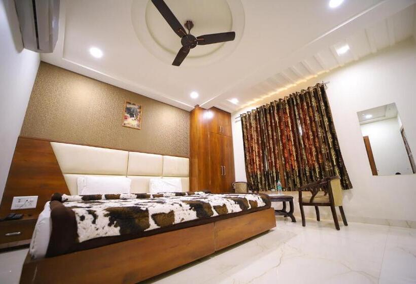 اتاق استاندارد, Royal Phoenix