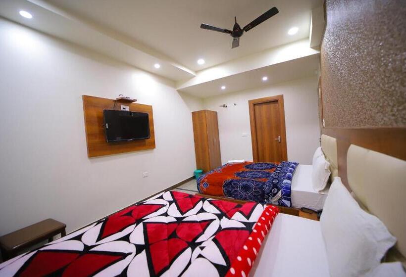 اتاق لوکس خانوادگی, Royal Phoenix