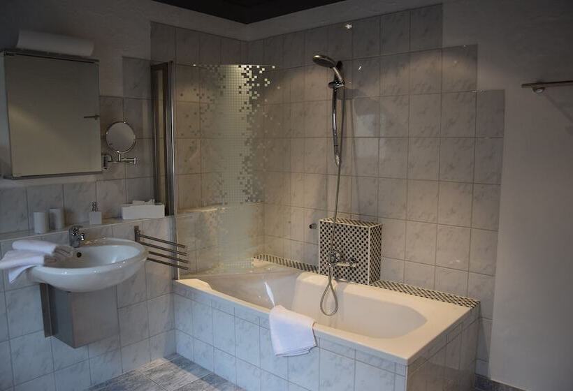 Номер Стандарт, Weingut Manuel Sauer