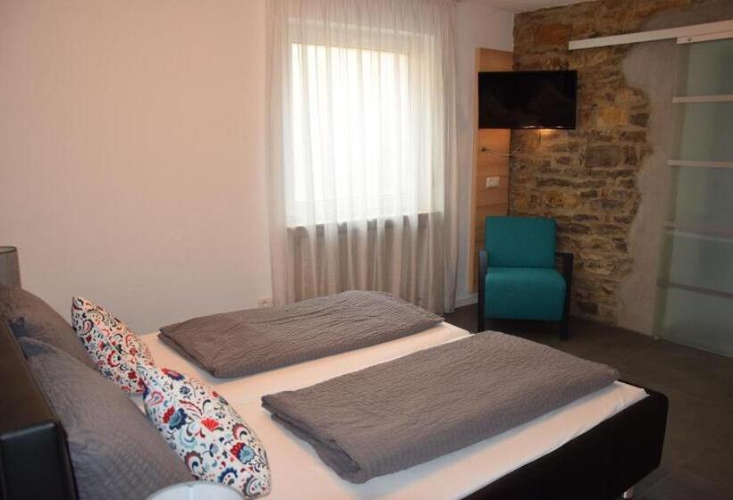 Номер Стандарт, Weingut Manuel Sauer