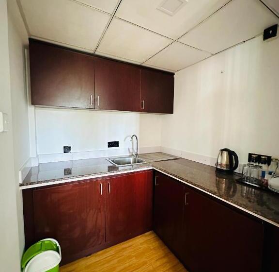 ファミリーステューディオ, Moi Ella By Dbi