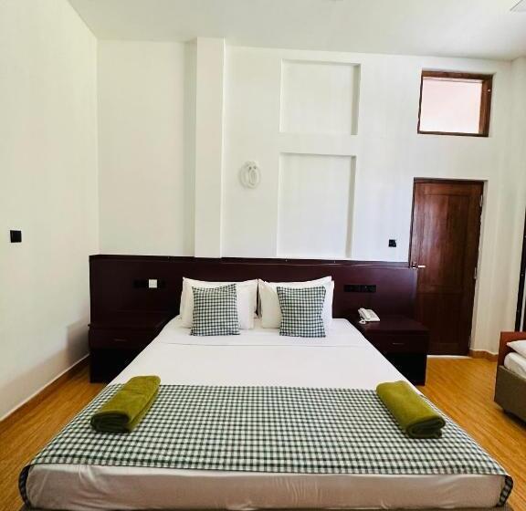 デラックストリプルルーム, Moi Ella By Dbi