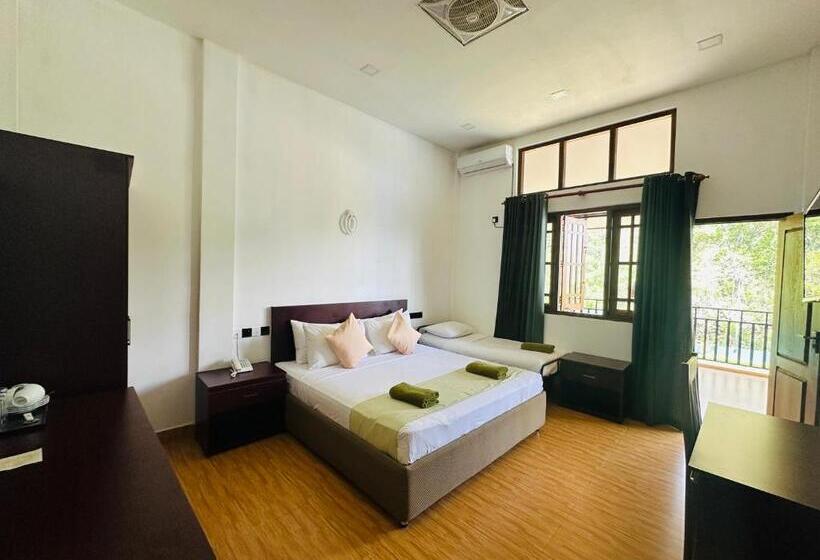 デラックストリプルルーム, Moi Ella By Dbi