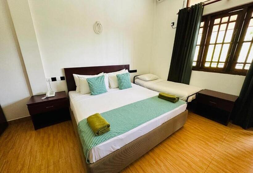 デラックストリプルルーム, Moi Ella By Dbi