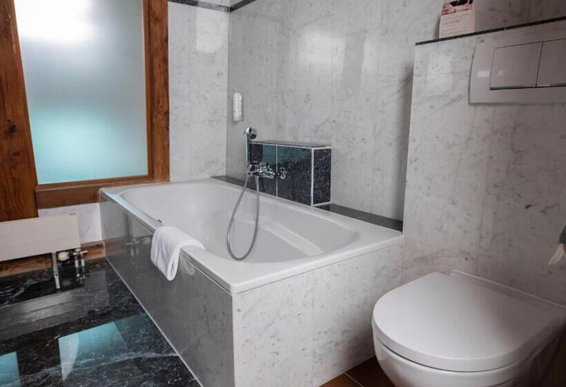 스탠다드 룸, Romantik Hotel De L Ours