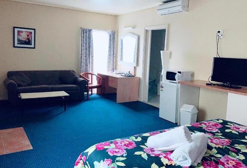 Семейный Номер, City East Motel