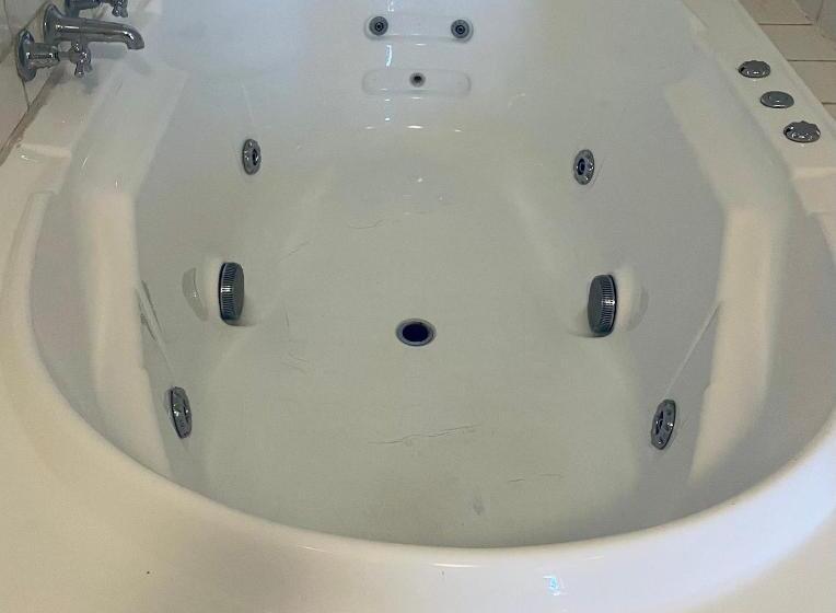 Семейный Номер, City East Motel