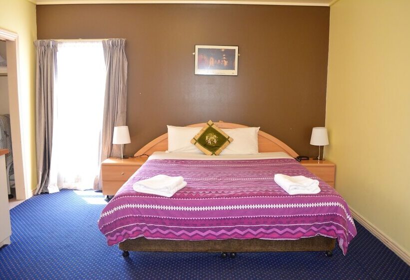 Семейный Номер, City East Motel