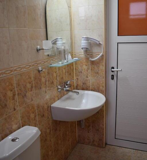 Номер Стандарт с Балконом, Family Hotel Chris