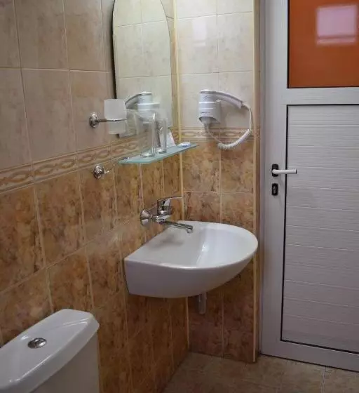 اتاق استاندارد با بالکن, Family Hotel Chris