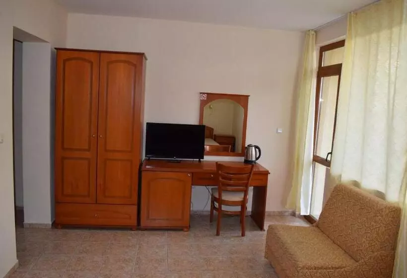 اتاق استاندارد با بالکن, Family Hotel Chris