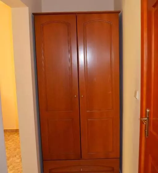 استودیو استاندارد با تخت کینگ, Family Hotel Chris