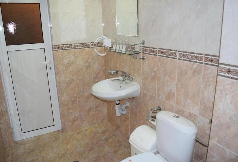 Апартаменты 2 Спальни, Family Hotel Chris