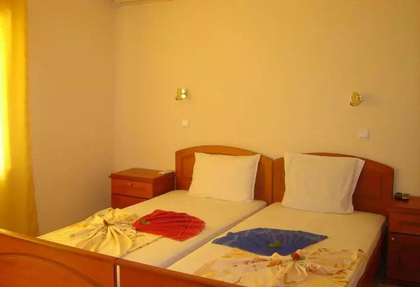 آپارتمان 2 خوابه, Family Hotel Chris