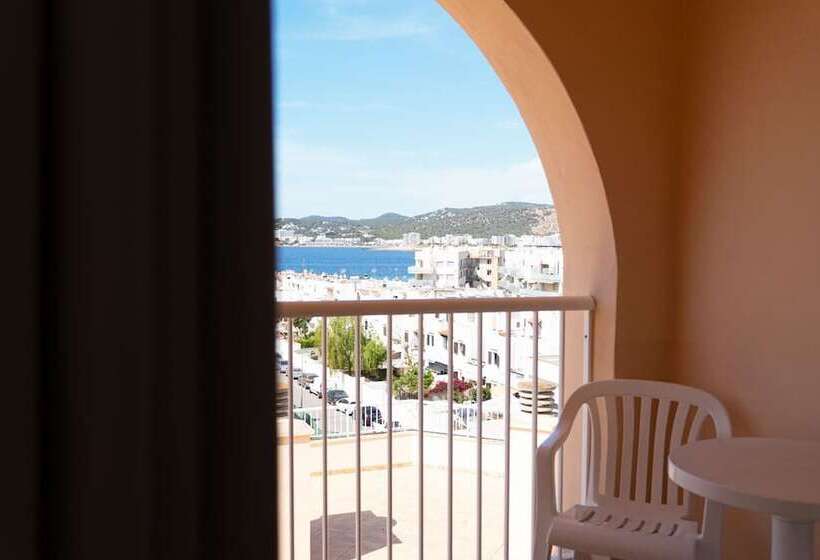 إستوديو قياسى مزودة بتراس, Rosamar Ibiza