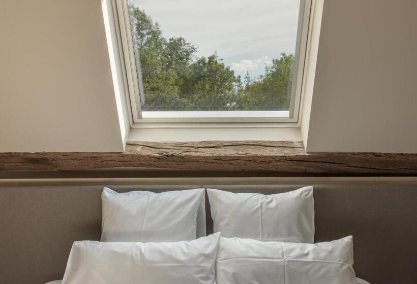 スイート, Château De Vignée