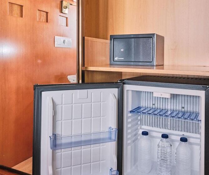 חדר סטנדרט לשלושה, Entrecercas