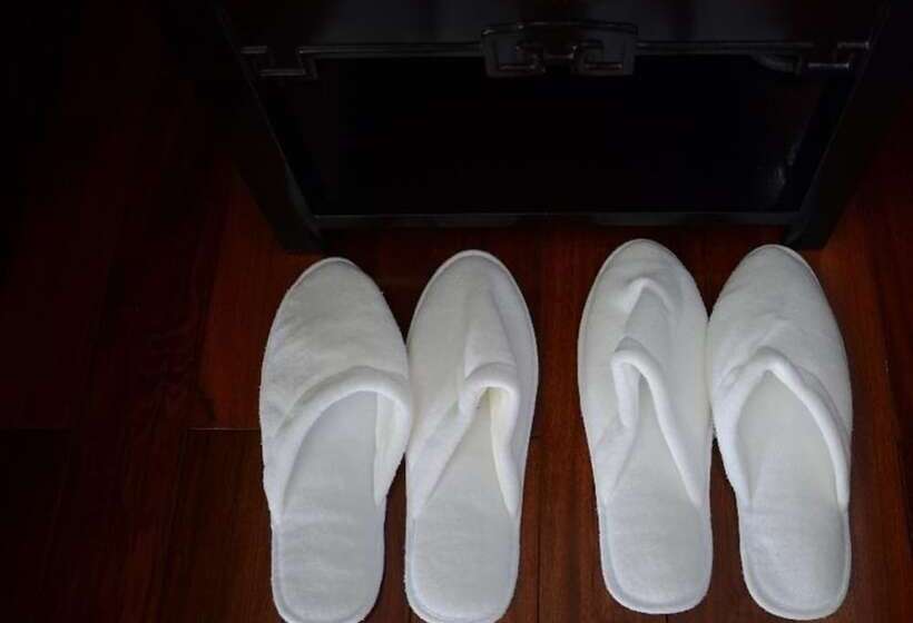 اتاق استاندارد, Hanoi Street