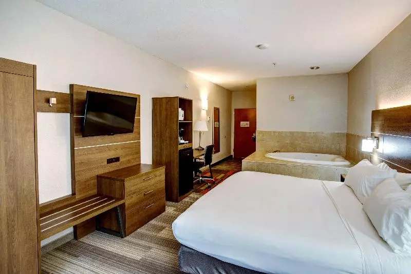 身障者適用キングサイズベッドルーム, Holiday Inn Express La Plata, An Ihg