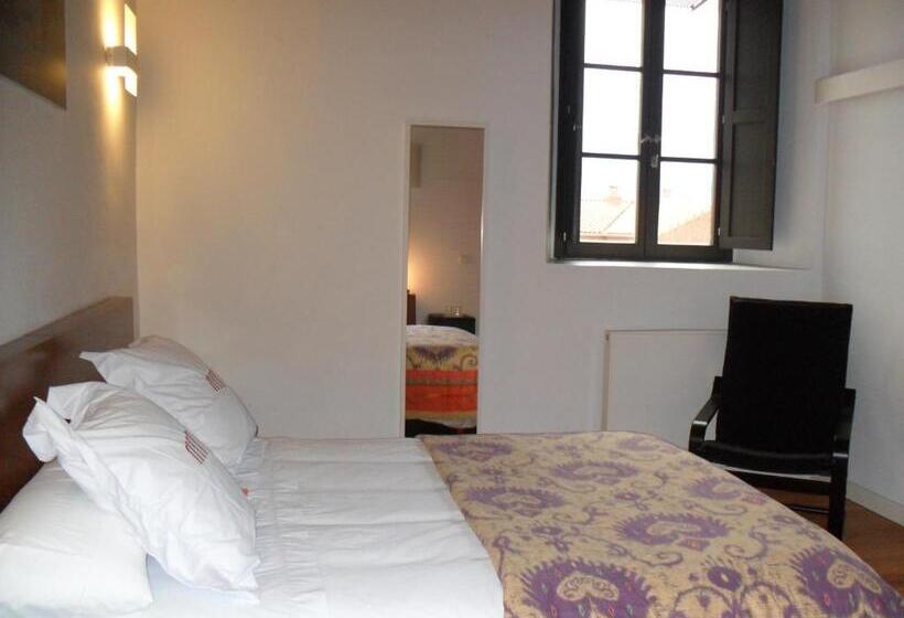 标准三人间, Hospederia De Alesves