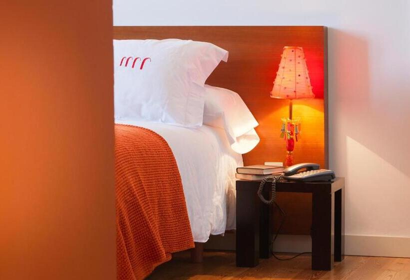 标准三人间, Hospederia De Alesves