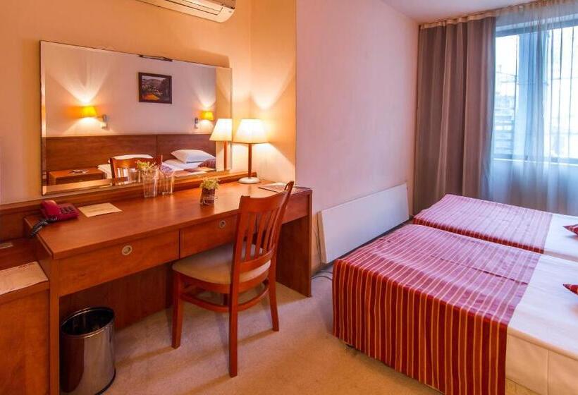 스탠다드 룸, Plaza