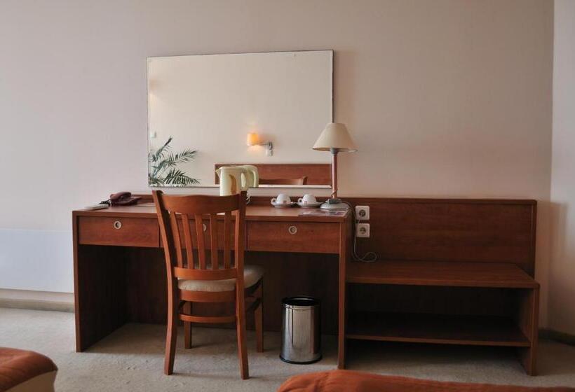 스탠다드 스튜디오, Plaza