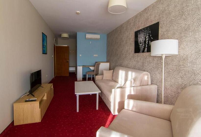 스탠다드 스튜디오, Plaza