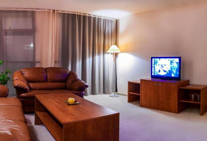 스탠다드 스튜디오, Plaza