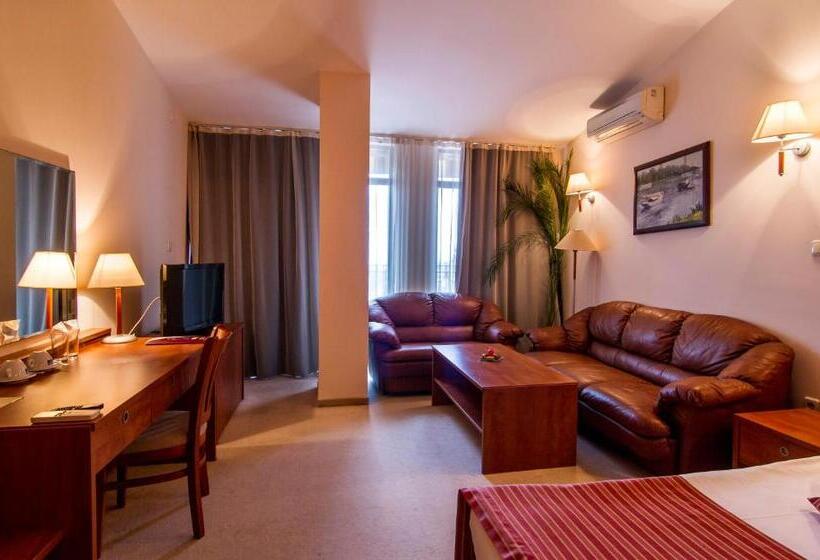 스탠다드 스튜디오, Plaza