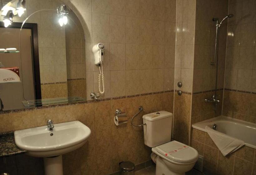 스탠다드 스튜디오, Plaza