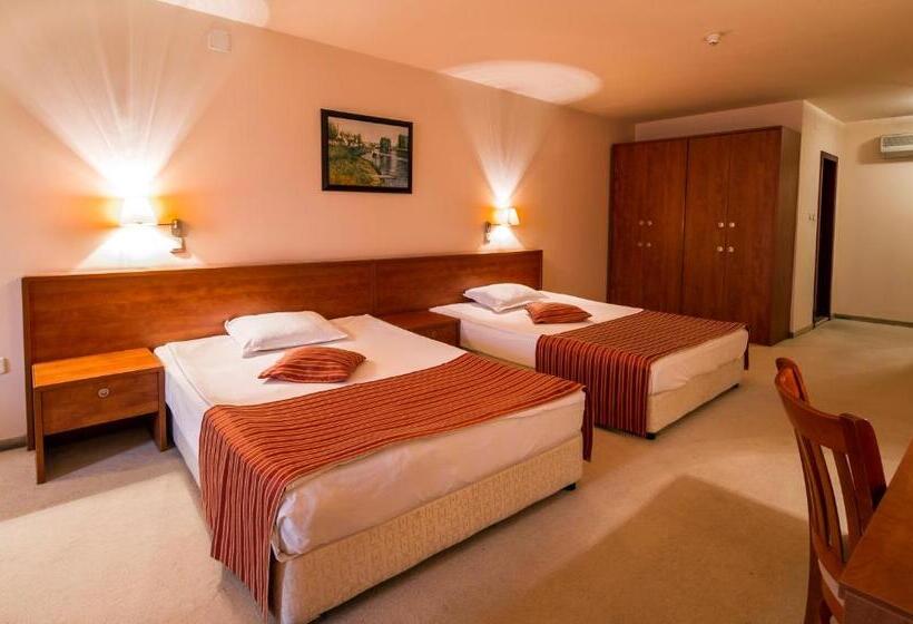 스탠다드 스튜디오, Plaza