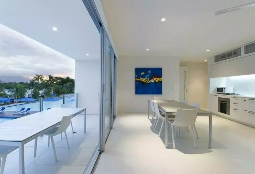 3 Bedroom Apartment Pool View, Pool Resort Port Douglas