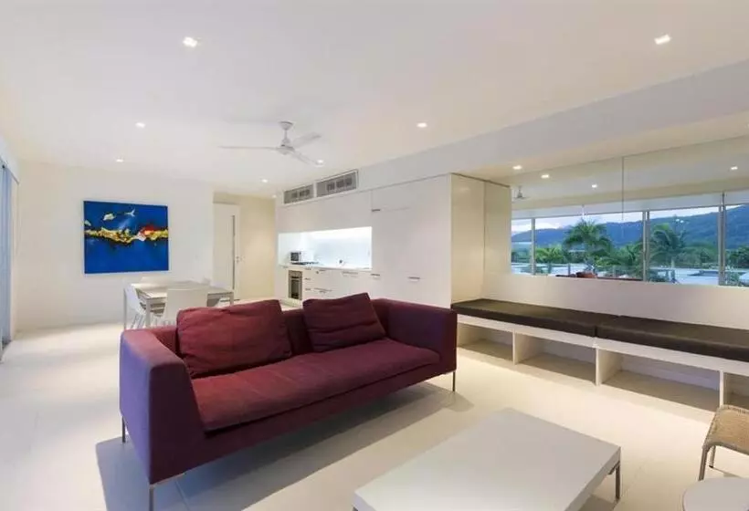 3 Bedroom Apartment Pool View, Pool Resort Port Douglas