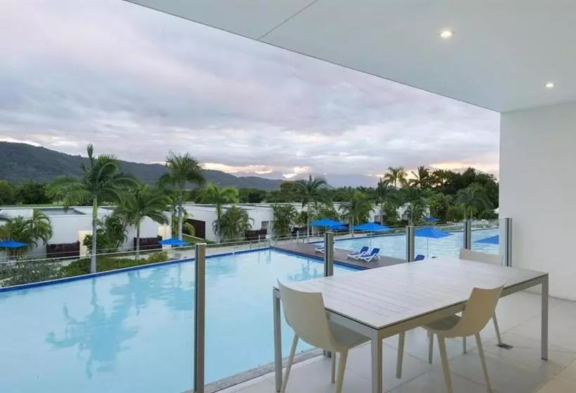 3 Bedroom Apartment Pool View, Pool Resort Port Douglas