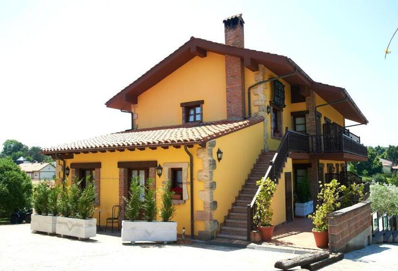 エコノミールーム, La Solana Montañesa