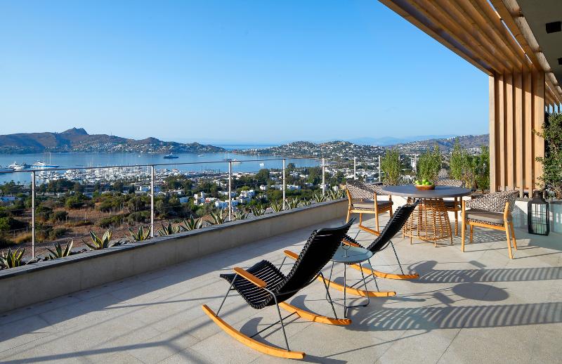 Номер Стандарт, St James